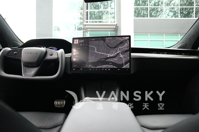 250912120707_2022 Tesla Model S AWD Blue 20.JPG